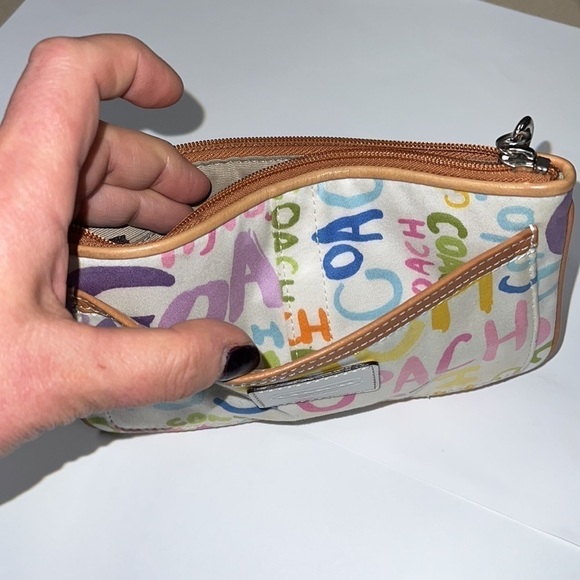 Coach Multi Graffiti F42621 Beach Large Flat Wristlet Clutch - Picture 4 of 6